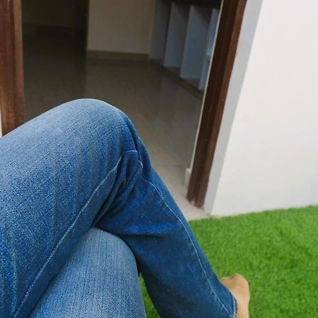 Yellow Homestay - Modern 2Bhk Ac Stay 贾巴尔普尔 外观 照片