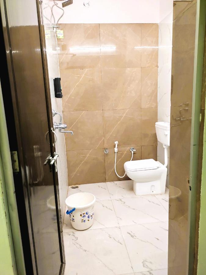 Yellow Homestay - Modern 2Bhk Ac Stay 贾巴尔普尔 外观 照片