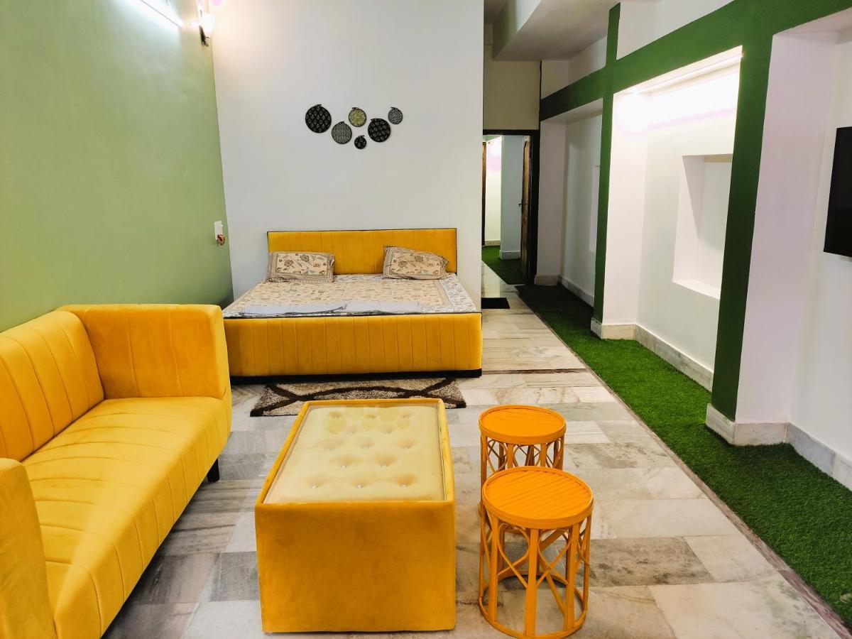 Yellow Homestay - Modern 2Bhk Ac Stay 贾巴尔普尔 外观 照片
