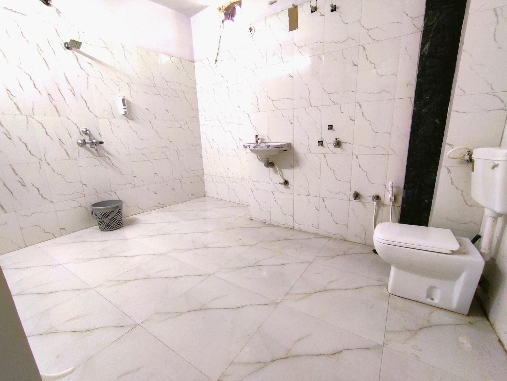 Yellow Homestay - Modern 2Bhk Ac Stay 贾巴尔普尔 外观 照片